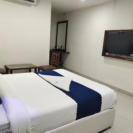 Hotel Skyland ワランガル エクステリア 写真