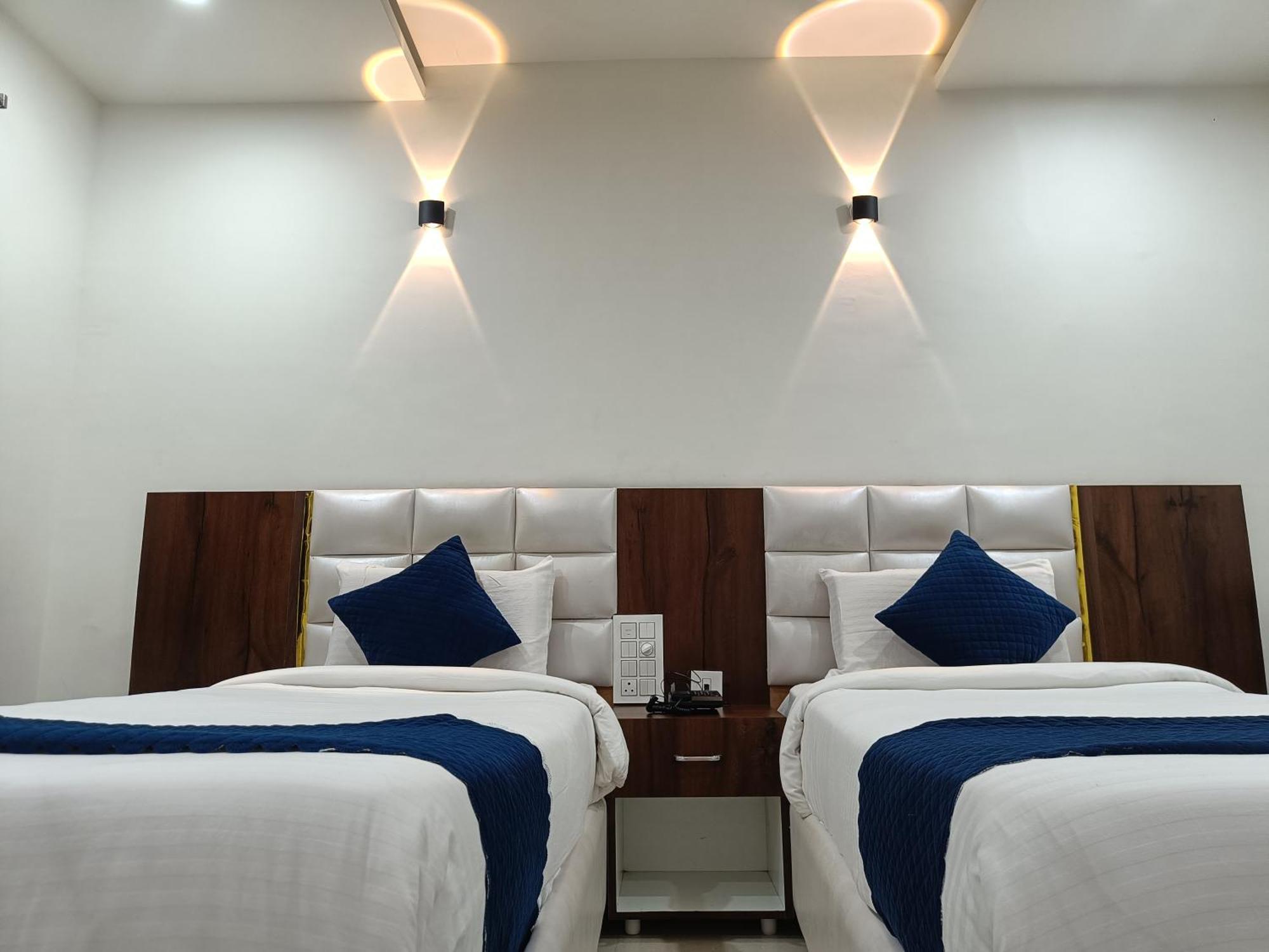 Hotel Skyland ワランガル エクステリア 写真