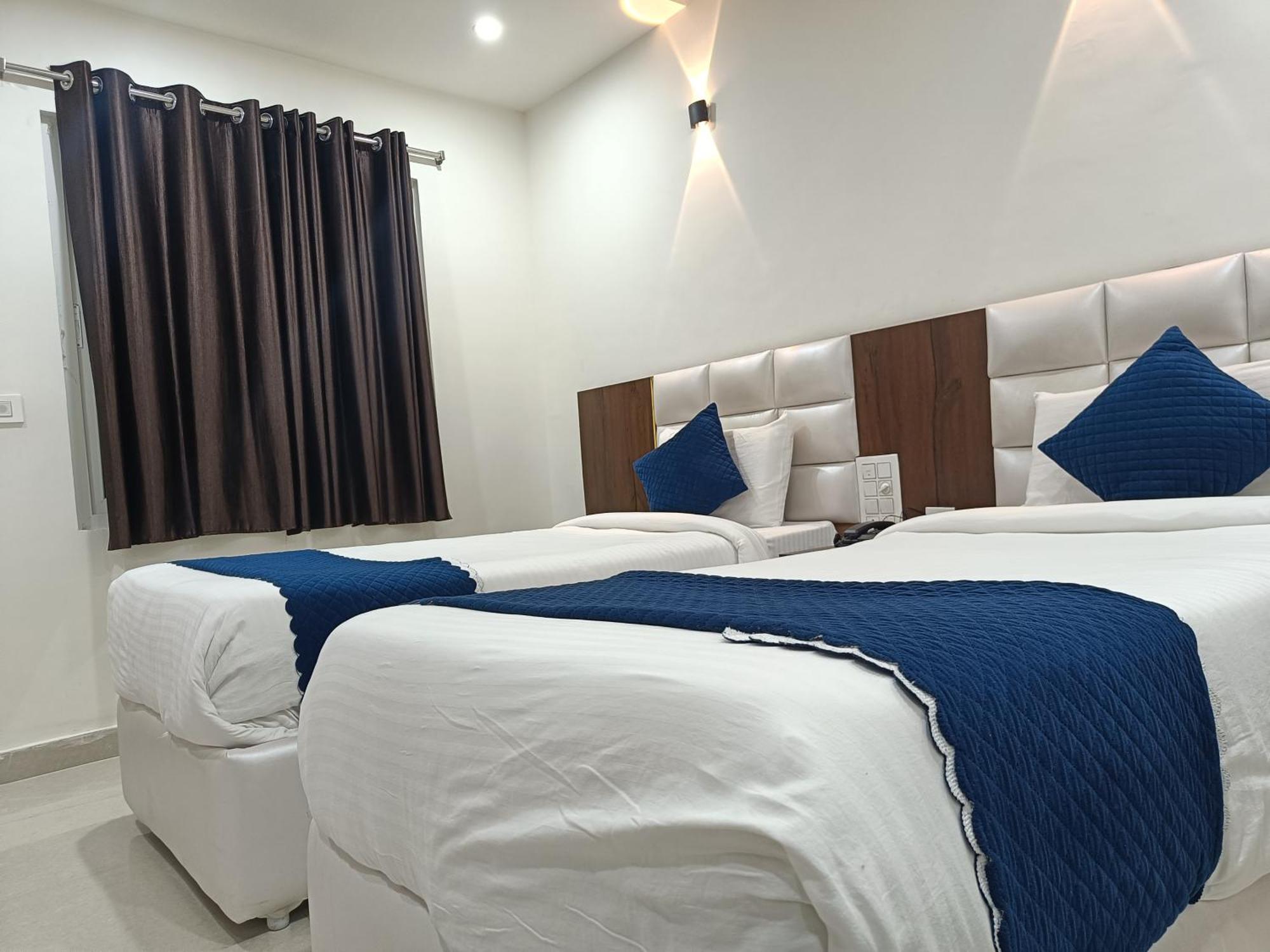 Hotel Skyland ワランガル エクステリア 写真