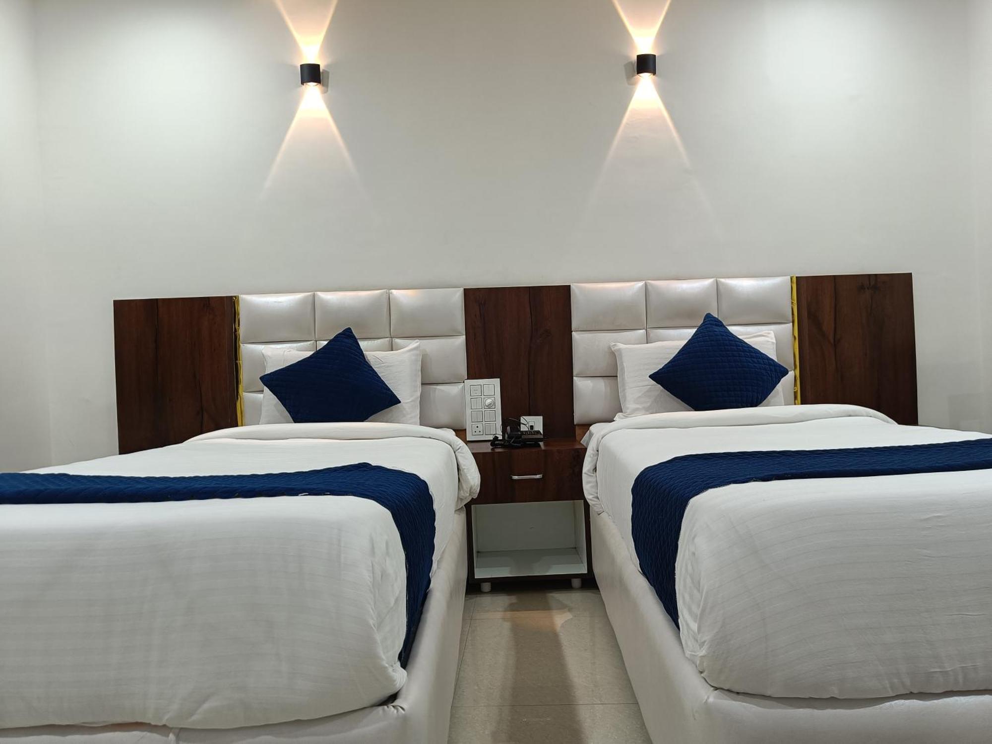 Hotel Skyland ワランガル エクステリア 写真
