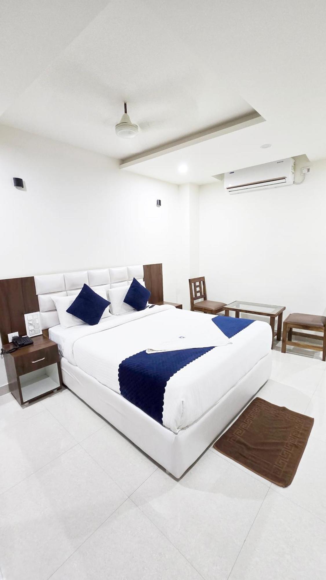 Hotel Skyland ワランガル エクステリア 写真